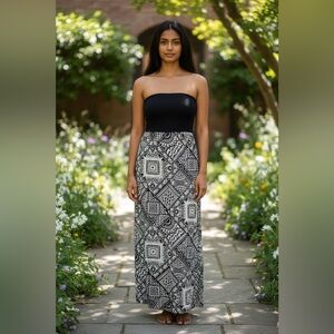 Almost Famous Women Black White Print Tube Non Slip Top Maxi Dress Size Medium